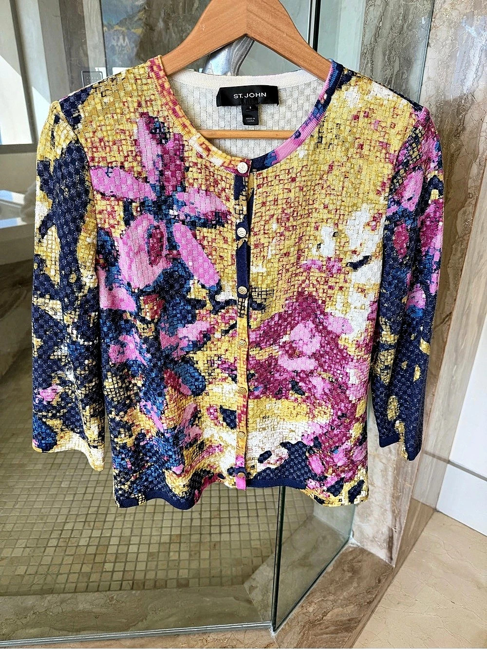 Gorgeous St. John Floral Knit Cardigan in Yellow & Pink Size Small